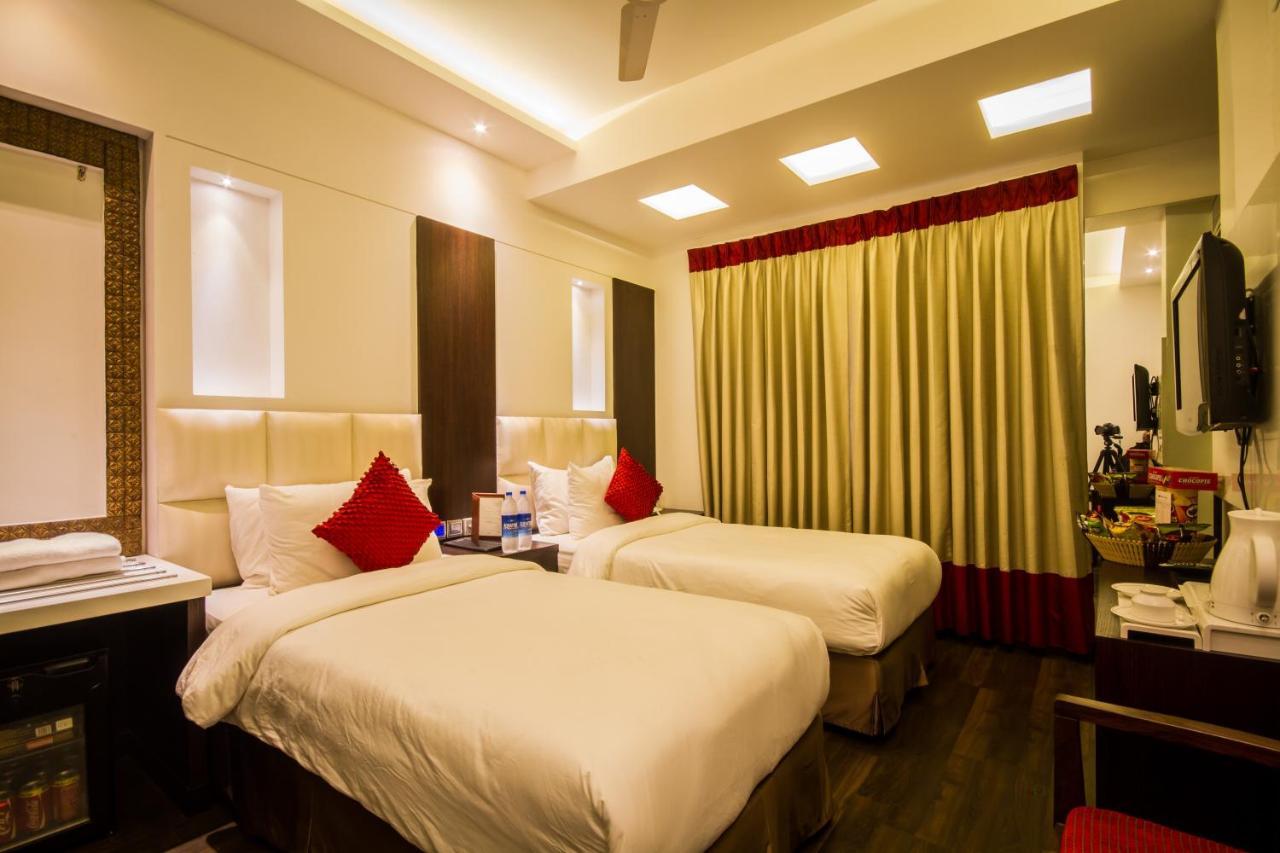 Hotel Grand Godwin - Complimentary Airport Pickup -near Ndls Railway Stn New Delhi