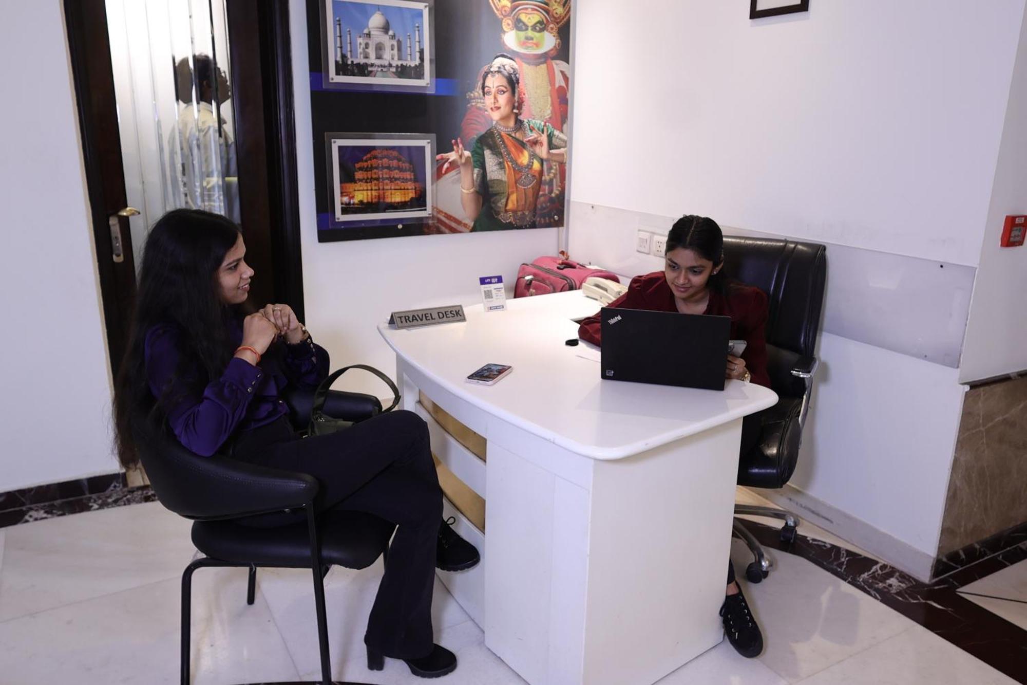 Hotel Grand Godwin Near Railway Station 4*