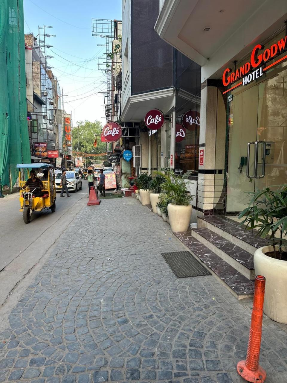 Grand Godwin Near Railway Station