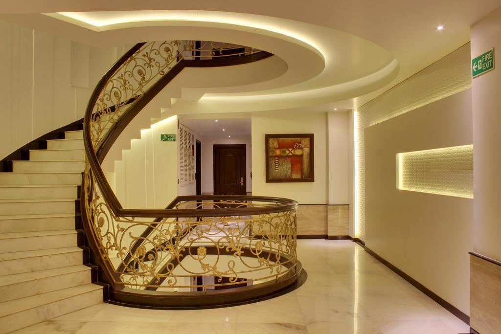 Hotel Grand Godwin Near Railway Station