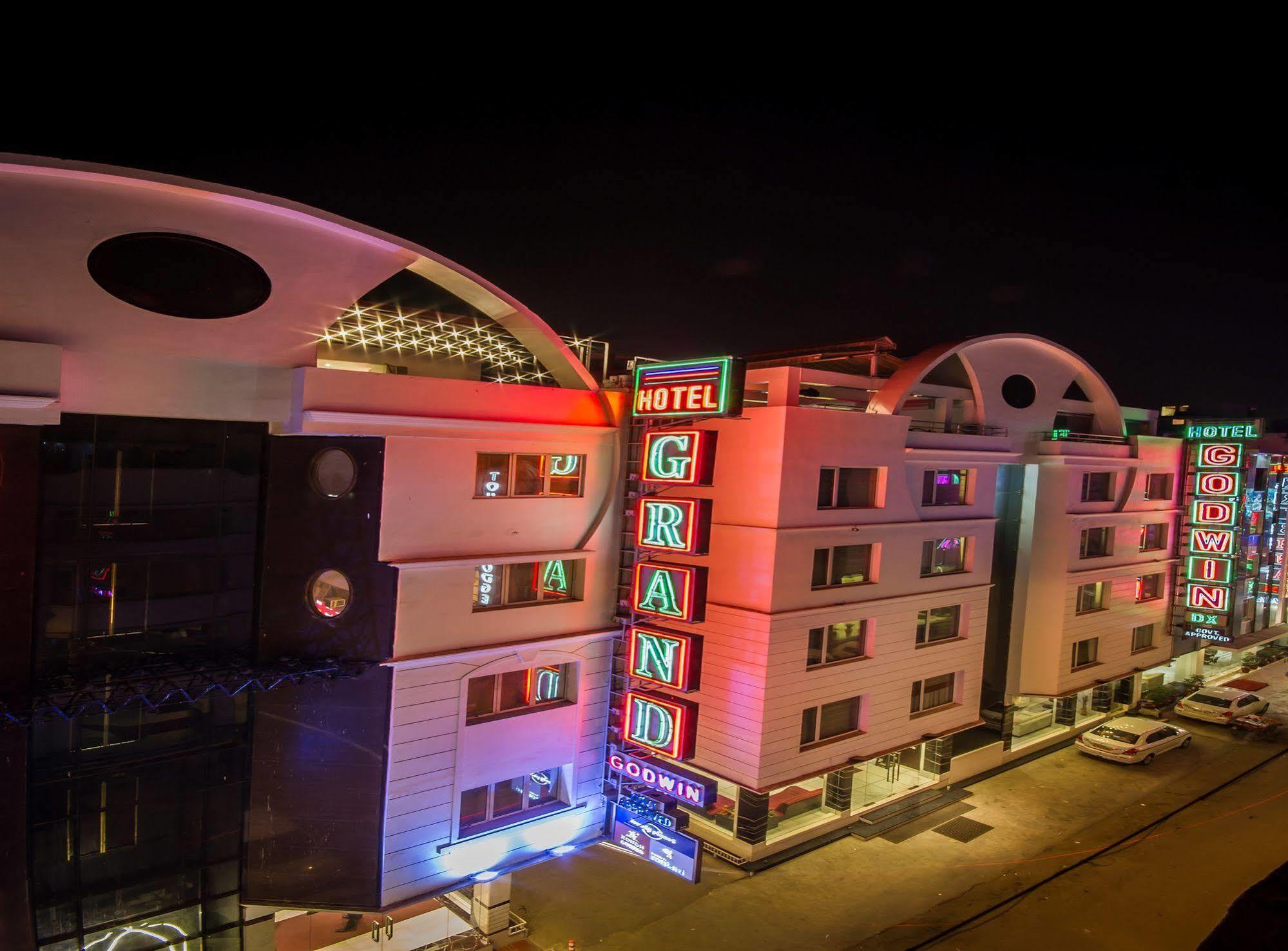 Grand Godwin Near Railway Station Hotel