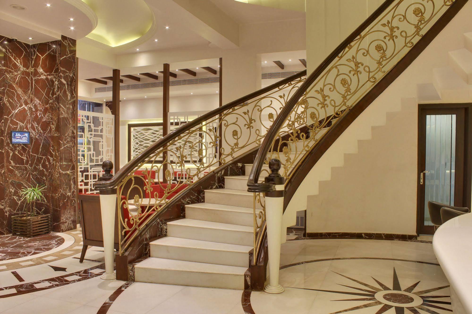 Grand Godwin - Complimentary Airport Pickup -near Ndls Railway Stn New Delhi